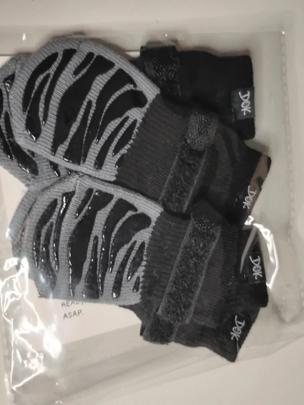 TigerToes DOK Premium Grip Socks for Dogs Small 4 Pack Black Gray Maximum Grip
